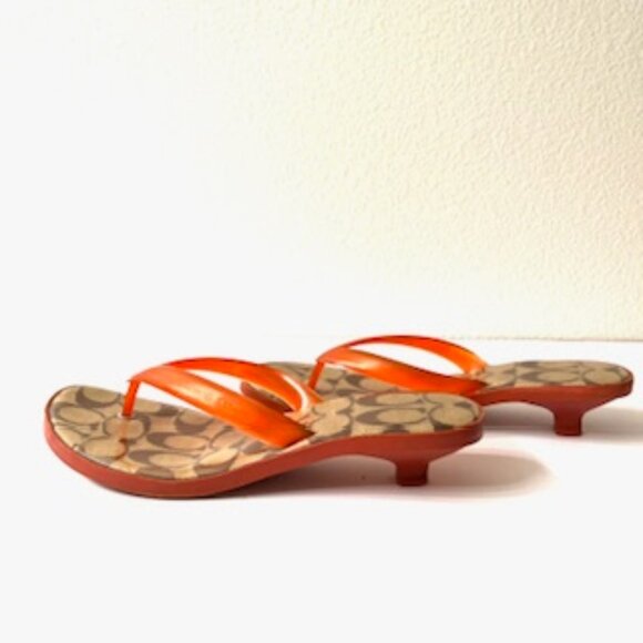Coach  Logo Jelly Flip Flap Sandals - Picture 2 of 5